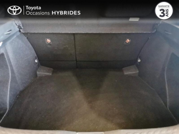 Photo 15 du bon plan TOYOTA C-HR 122h Dynamic 2WD E-CVT RC18 occasion à 17990 €