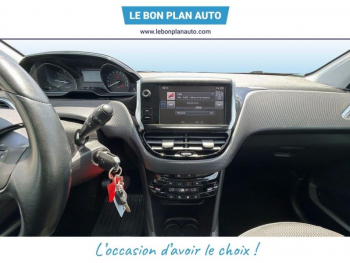 Photo 16 du bon plan PEUGEOT 208 1.6 BlueHDi 100ch Allure 5p occasion à 9799 €