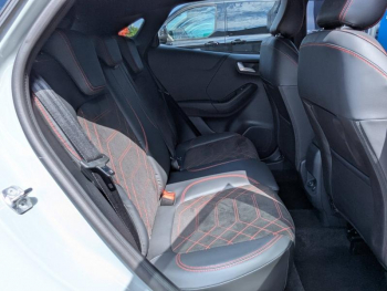 Photo 20 du bon plan FORD Puma 1.0 EcoBoost Hybrid 125ch ST-Line X S&S Powershift occasion à 24989 €
