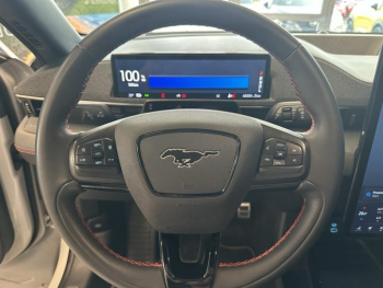 Photo 17 du bon plan FORD Mustang Mach-E 294ch Extended Range 99kWh Premium Propulsion occasion à 38400 €