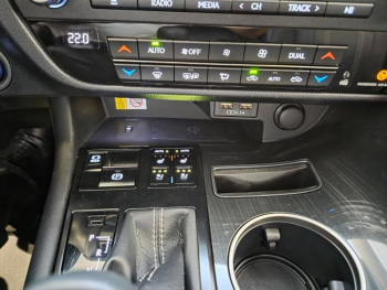 Photo 8 du bon plan LEXUS RX 450h 4WD Luxe MY22 occasion à 44490 €