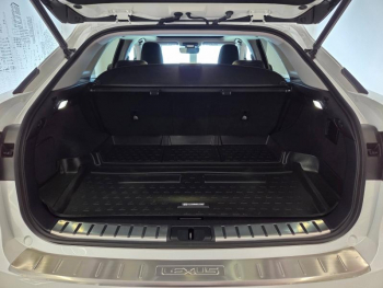 Photo 17 du bon plan LEXUS RX 450h 4WD Luxe MY22 occasion à 44490 €