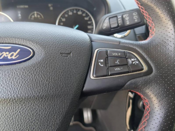 Photo 19 du bon plan FORD EcoSport 1.0 EcoBoost 140ch ST-Line Euro6.2 occasion à 10890 €