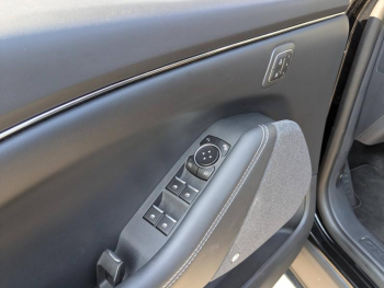 Photo 10 du bon plan FORD Mustang Mach-E 269ch Standard Range 72,6kWh Mach-E Propulsion occasion à 36900 €