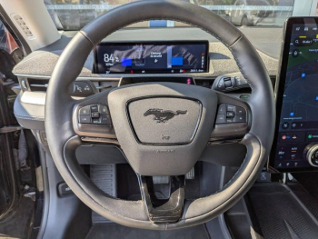 Photo 14 du bon plan FORD Mustang Mach-E 269ch Standard Range 72,6kWh Mach-E Propulsion occasion à 36900 €
