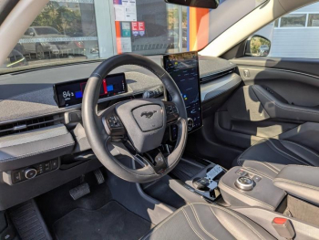 Photo 20 du bon plan FORD Mustang Mach-E 269ch Standard Range 72,6kWh Mach-E Propulsion occasion à 36900 €