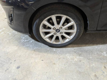 Photo 5 du bon plan FORD Fiesta 1.0 EcoBoost 95ch Titanium 5p occasion à 12489 €