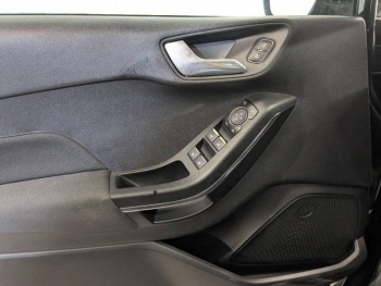 Photo 10 du bon plan FORD Fiesta 1.0 EcoBoost 95ch Titanium 5p occasion à 12489 €