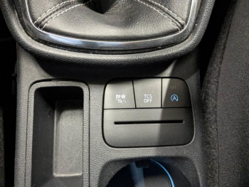 Photo 15 du bon plan FORD Fiesta 1.0 EcoBoost 95ch Titanium 5p occasion à 12489 €