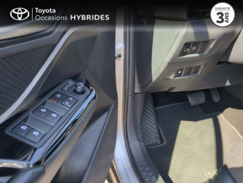 Photo 24 du bon plan TOYOTA C-HR 122h Design 2WD E-CVT RC18 occasion à 17990 €