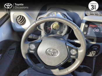 Photo 13 du bon plan TOYOTA Aygo 1.0 VVT-i 72ch x-play x-app 5p MC18 occasion à 9990 €