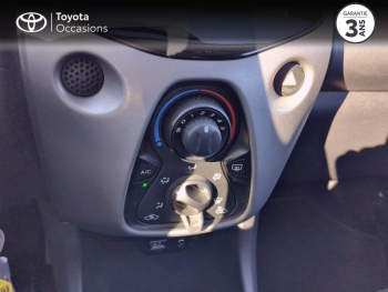 Photo 20 du bon plan TOYOTA Aygo 1.0 VVT-i 72ch x-play x-app 5p MC18 occasion à 9990 €
