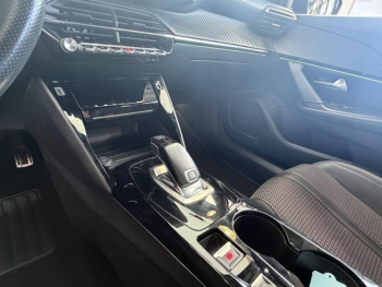 Photo 17 du bon plan PEUGEOT 2008 1.2 PureTech 130ch S&S GT EAT8 occasion à 15490 €