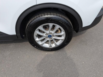 Photo 7 du bon plan FORD Kuga 2.5 Duratec 190ch FHEV E85 Titanium BVA occasion à 20990 €