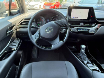 Photo 14 du bon plan TOYOTA C-HR 2.0 Hybride 184ch Collection E-CVT occasion à 25990 €