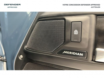 Photo 18 du bon plan LAND-ROVER Defender 110 2.0 P300e PHEV Black Edition occasion à 119900 €