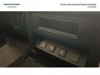 Photo 21 du bon plan LAND-ROVER Defender 110 2.0 P300e PHEV Black Edition occasion à 119900 €