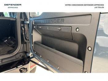Photo 23 du bon plan LAND-ROVER Defender 110 2.0 P300e PHEV Black Edition occasion à 119900 €