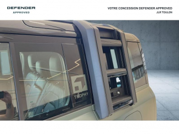 Photo 13 du bon plan LAND-ROVER Defender 110 2.0 P300e PHEV Trophy Edition Keswick Green occasion à 134900 €