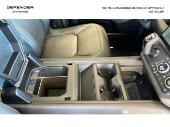 Photo 27 du bon plan LAND-ROVER Defender 110 2.0 P300e PHEV Trophy Edition Keswick Green occasion à 134900 €