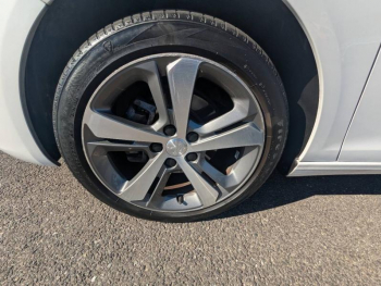 Photo 9 du bon plan PEUGEOT 308 1.2 PureTech 130ch E6.c S&S Tech Edition EAT8 occasion à 11890 €