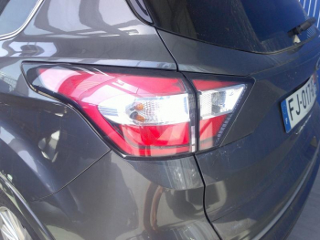 Photo 3 du bon plan FORD Kuga 1.5 Flexifuel-E85 150ch Stop&Start Vignale 4x2 BVA Euro6.2 occasion à 18900 €