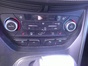 Photo 18 du bon plan FORD Kuga 1.5 Flexifuel-E85 150ch Stop&Start Vignale 4x2 BVA Euro6.2 occasion à 18900 €