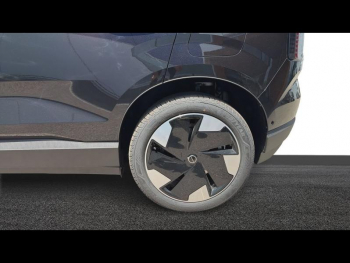Photo 8 du bon plan VOLVO EX30 P5 Long Range 272ch 69kWh Ultra occasion à 42900 €