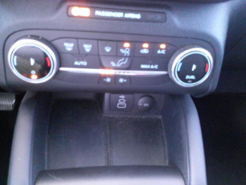 Photo 19 du bon plan FORD Kuga 2.5 Duratec 190ch FHEV E85 Titanium BVA occasion à 25900 €