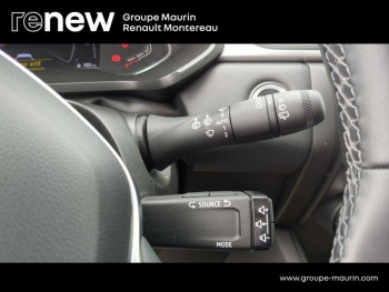 Photo 25 du bon plan RENAULT Captur 1.6 E-Tech hybride 145ch Evolution occasion à 21490 €