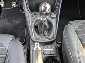 Photo 17 du bon plan FORD Puma 1.0 Flexifuel 125ch S&S mhev st-Line x Gold edition occasion à 20990 €