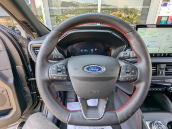 Photo 12 du bon plan FORD Kuga 2.5 Duratec 180ch Hybrid FlexiFuel ST-Line Powershift occasion à 31500 €