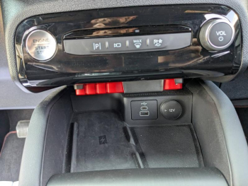 Photo 16 du bon plan FORD Kuga 2.5 Duratec 180ch Hybrid FlexiFuel ST-Line Powershift occasion à 31500 €