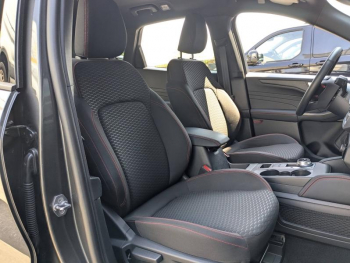 Photo 20 du bon plan FORD Kuga 2.5 Duratec 180ch Hybrid FlexiFuel ST-Line Powershift occasion à 31500 €