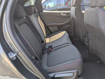 Photo 22 du bon plan FORD Kuga 2.5 Duratec 180ch Hybrid FlexiFuel ST-Line Powershift occasion à 31500 €