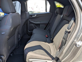 Photo 23 du bon plan FORD Kuga 2.5 Duratec 180ch Hybrid FlexiFuel ST-Line Powershift occasion à 31500 €