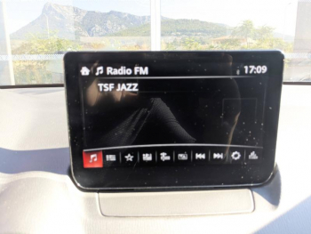 Photo 12 du bon plan MAZDA Mazda 2 1.5 e-SKYACTIV G M Hybrid 90ch Centre-Line 2023 occasion à 14990 €