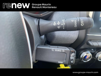 Photo 22 du bon plan RENAULT Clio 1.6 E-Tech 145ch full hybrid Evolution - 24 occasion à 17990 €