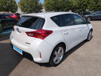 Photo 4 du bon plan TOYOTA Auris 124 D-4D FAP Style occasion à 10980 €