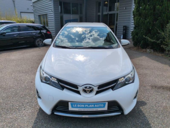 Photo 7 du bon plan TOYOTA Auris 124 D-4D FAP Style occasion à 10980 €