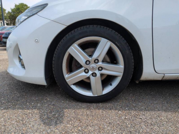 Photo 9 du bon plan TOYOTA Auris 124 D-4D FAP Style occasion à 10980 €
