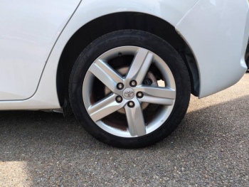 Photo 12 du bon plan TOYOTA Auris 124 D-4D FAP Style occasion à 10980 €