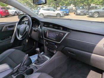 Photo 15 du bon plan TOYOTA Auris 124 D-4D FAP Style occasion à 10980 €