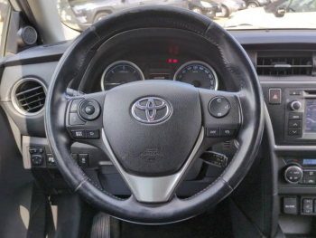 Photo 19 du bon plan TOYOTA Auris 124 D-4D FAP Style occasion à 10980 €