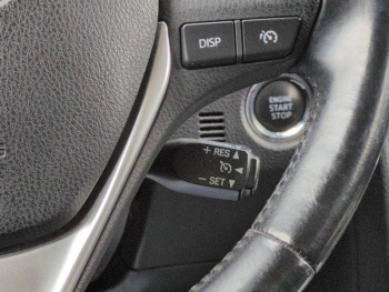 Photo 21 du bon plan TOYOTA Auris 124 D-4D FAP Style occasion à 10980 €