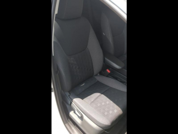 Photo 14 du bon plan TOYOTA Yaris 116h Design 5p MY25 occasion à 23890 €
