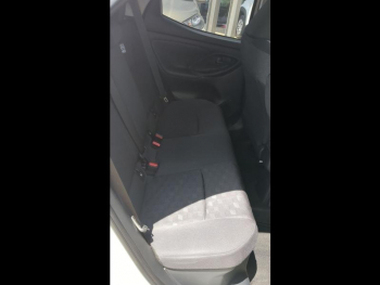 Photo 15 du bon plan TOYOTA Yaris 116h Design 5p MY25 occasion à 23890 €