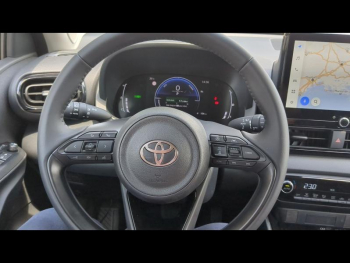 Photo 17 du bon plan TOYOTA Yaris 116h Design 5p MY25 occasion à 23890 €