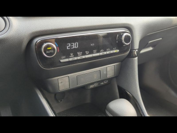 Photo 25 du bon plan TOYOTA Yaris 116h Design 5p MY25 occasion à 23890 €
