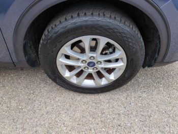 Photo 22 du bon plan FORD Kuga 2.5 Duratec 190ch FHEV E85 Titanium BVA occasion à 23990 €